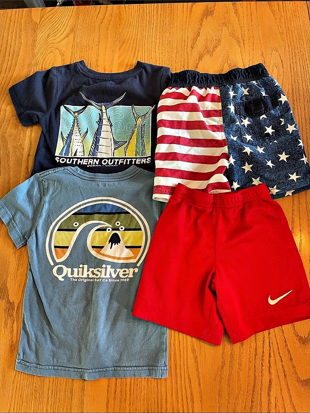 Southern Tide Kids Graphic T-Shirts & Shorts Set in Blue & Red